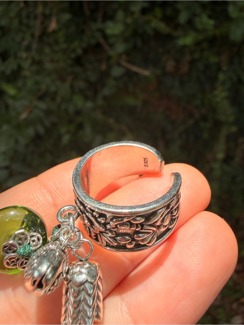 Green Stone Tassel Charm Silver Ring - Picture 14 of 15